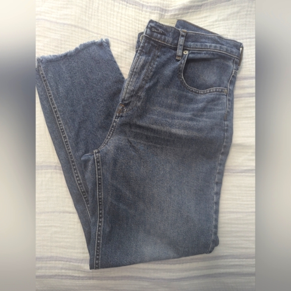 Everlane raw hem cheeky jean